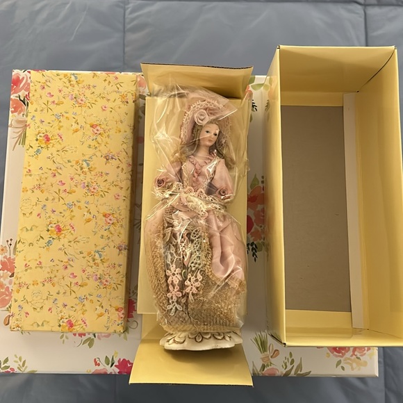 Victorian tassel doll - Picture 4 of 5